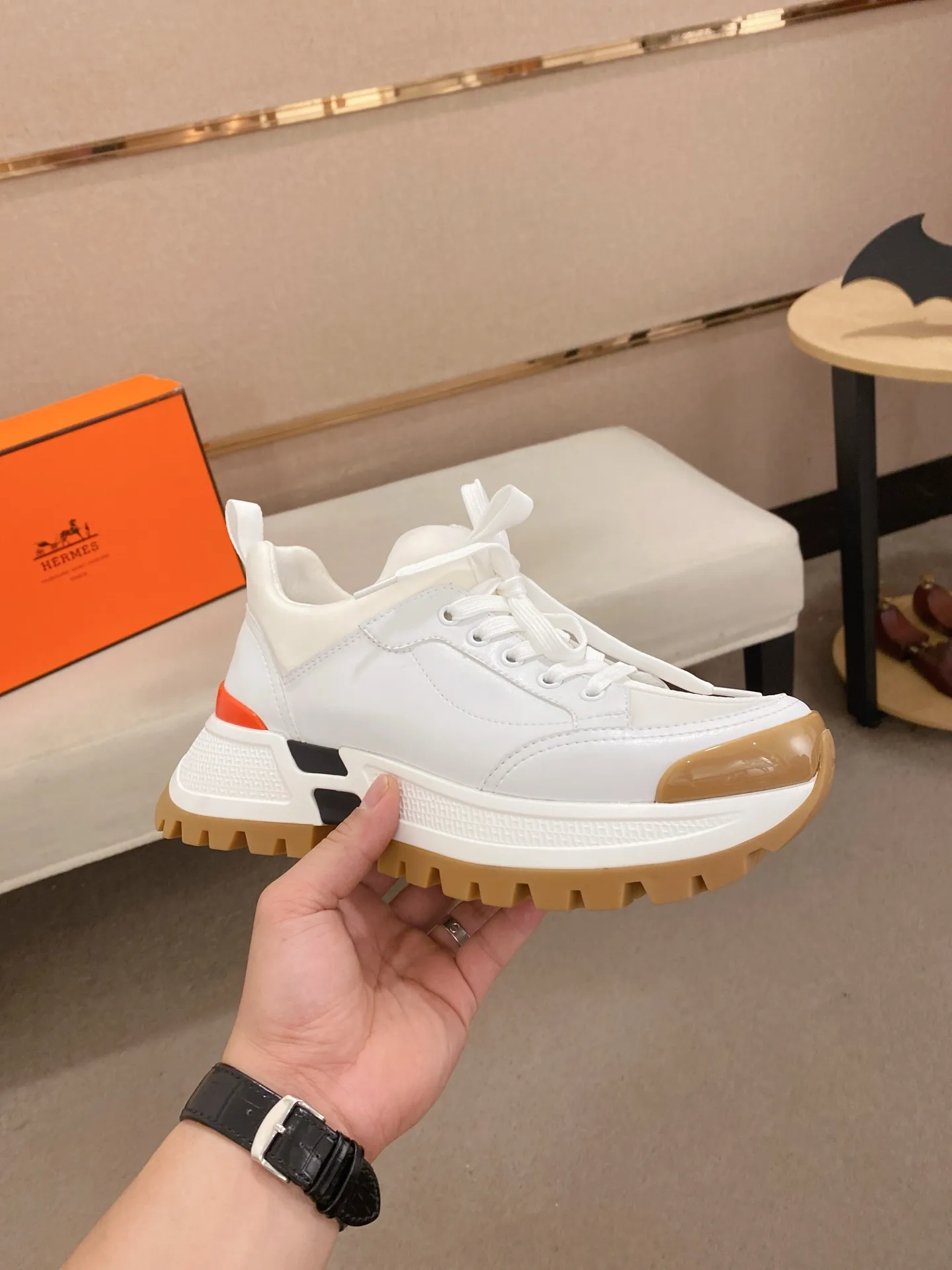 Men's clothing and shoes💰: 600💰《HERMES》【Classic original order·Version】Hermès; top 🔝purchasing agent🔍🔍men's latest 🇺🇸 counter sales simultaneously, imported from Italy original ▲▲cowhide ▲▲ (high-end, nobility, class) ) Exquisite workmanship (Italian 🇮🇹 imported water-dyed 🐂 cowhide lining) sole: original sole provided by the original factory, ⚠️exclusive double-layer activity·TPR·rubber·combined molded outsole; super comfortable·wear-resistant·non-slip·environmental protection The real thing is more beautiful if you take the real thing (high quality, follow the order). You can enter and exit the counter at will * Number of yards: 38-44 (can be customized 45-46, non-returnable)